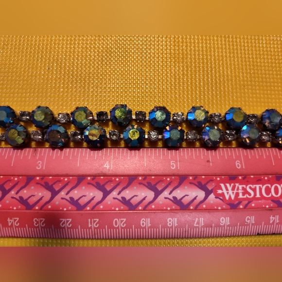 Vintage Kramer signed blue rhinestone necklace - Picture 3 of 8